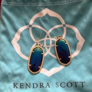 ❌Sold on ♏️❌Black Iridescent Elle’s (reversible)